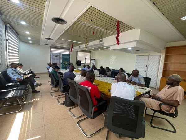 le-dg-dgttc-appel-a-la-responsabilite-et-a-la-regularisation-des-contraventions-dans-le-secteur-du-transport-une-dizaine-de-societes-de-transporteurs-rencontrees