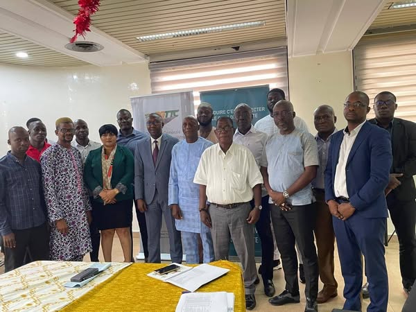 le-dg-dgttc-appel-a-la-responsabilite-et-a-la-regularisation-des-contraventions-dans-le-secteur-du-transport-une-dizaine-de-societes-de-transporteurs-rencontrees