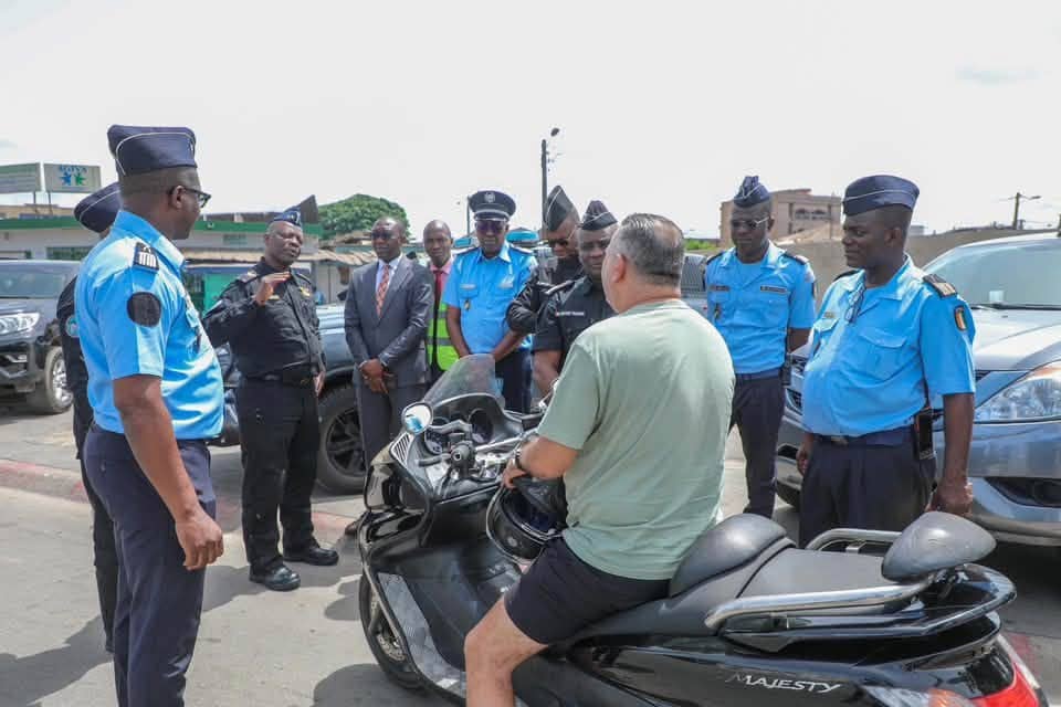 respect-de-la-mesure-de-restriction-de-la-circulation-des-motos-et-tricycles-sur-le-boulevard-felix-houphouet-boigny-ex-vge