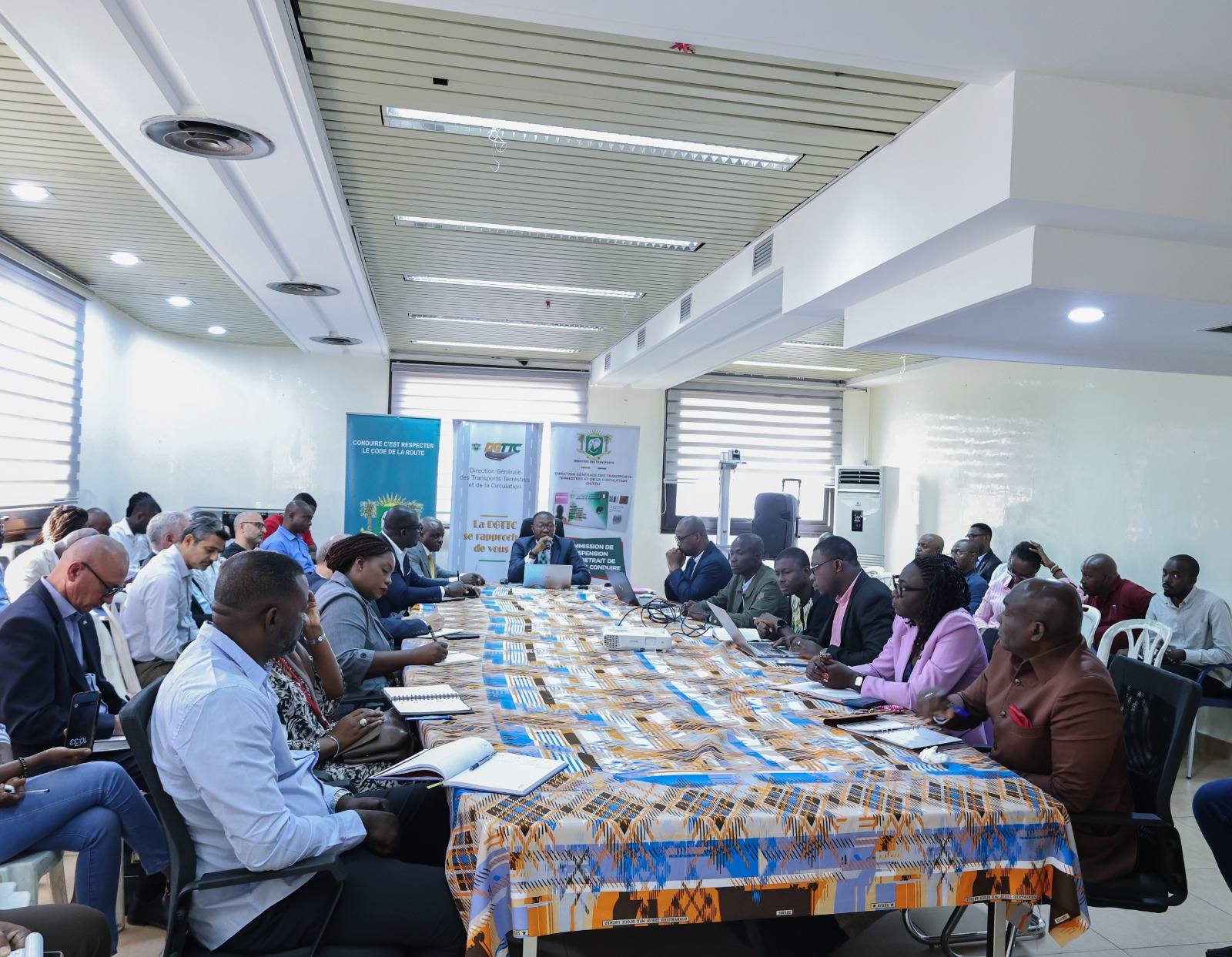 immatriculation-acceleree-des-vehicules-neufs-la-dgttc-echange-avec-les-concessionnaires